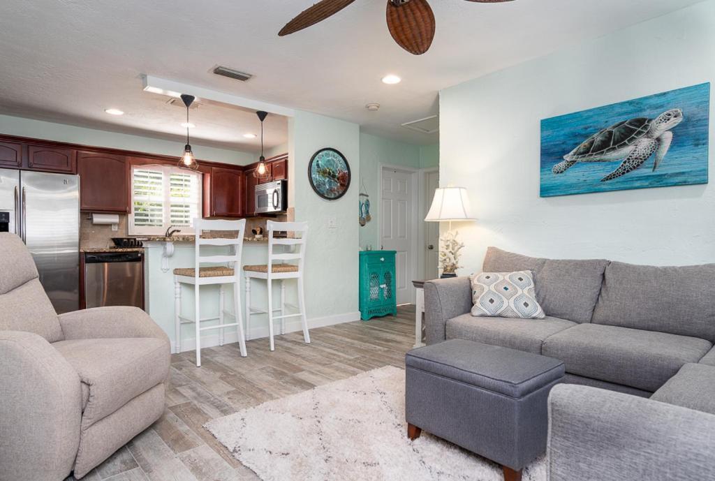 Turtles Nest Pool Home ~ Hot Tub ~ Walking Distance To The Beach - 821 E. 11Th New Smyrna Beach Ngoại thất bức ảnh