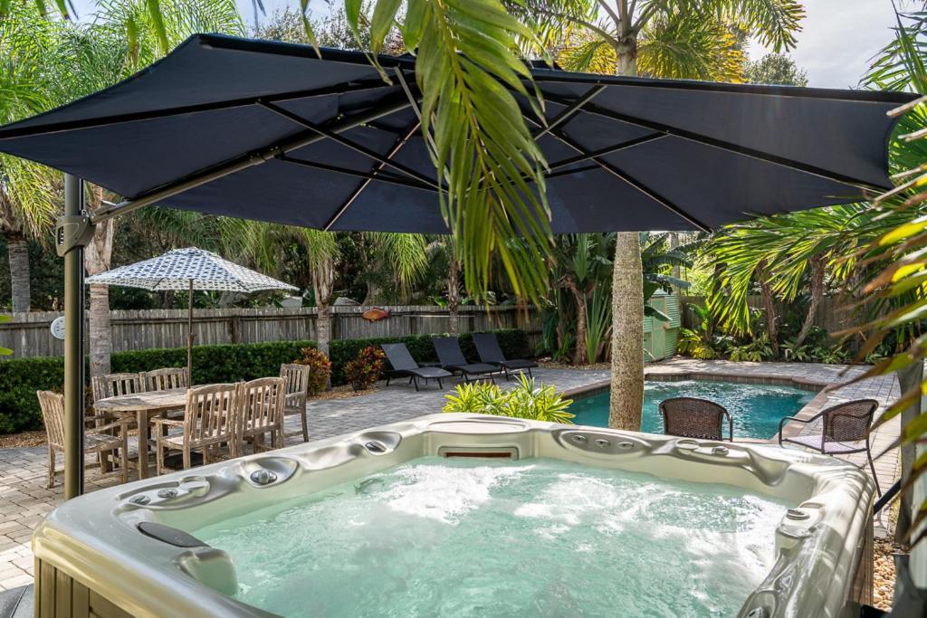 Turtles Nest Pool Home ~ Hot Tub ~ Walking Distance To The Beach - 821 E. 11Th New Smyrna Beach Ngoại thất bức ảnh